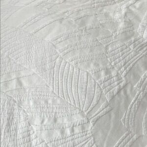 West Elm 
Silky TENCEL & Cotton Matelasse Rippled King/Cal.
King Duvet, White